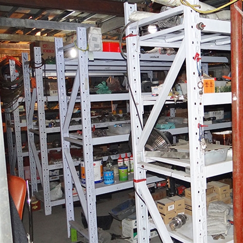 车间货架摆放